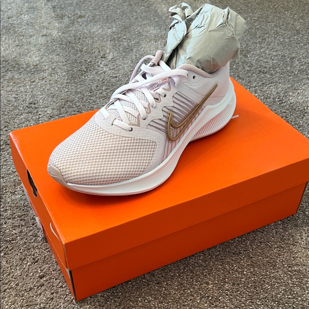 Women’s Nike Downshifter Light Violet/Bronze Shoes NEW Size 8.5